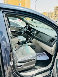7 Seater Car Kia Carnival Driver Side